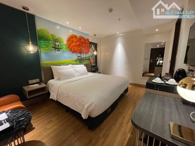 Bán khách san mặt phố Ngô Quyền DT 260m2 x 12 tầng - Mặt tiền 13m - Giá 230 Tỷ