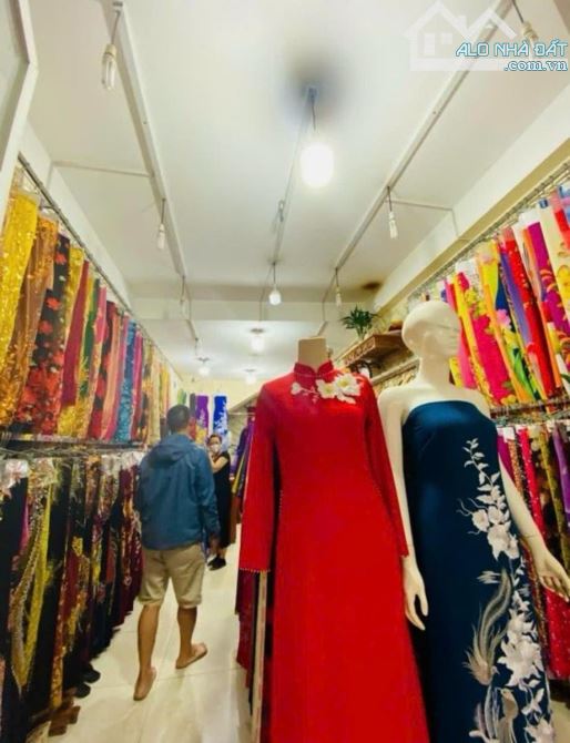 Giáp Bát, diện tích 54m, 2tầng, MT 9m, giá 13.5 tỷ Hoàng Mai