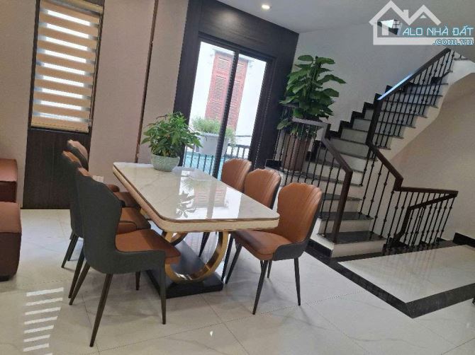 SIÊU PHẨM NGỌC THUỴ - LÔ GÓC THANG MÁY - THÔNG Ô TÔ VÀO NHÀ - 52M CHỈ HƠN 13 TỶ - 9