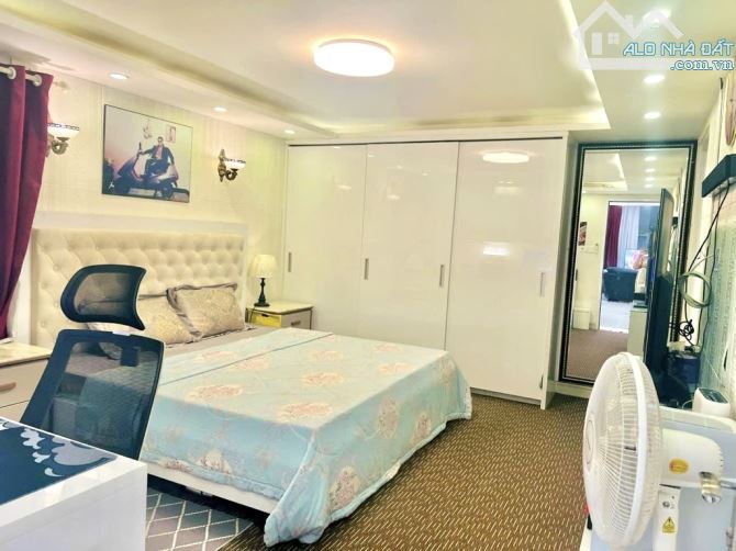CHDV 5 Tầng - Quận 7 - 6x20 - 23 Phòng - Nhỉnh 21 Tỷ - 9