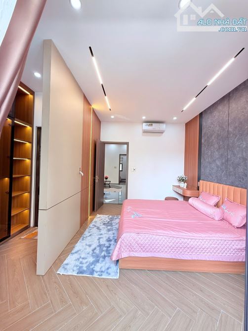 Bán nhà đẹp 3 tầng, đường Hòa Minh 14, Liên Chiểu. Diện tích 70m2. Giá 7.35 tỷ - 9