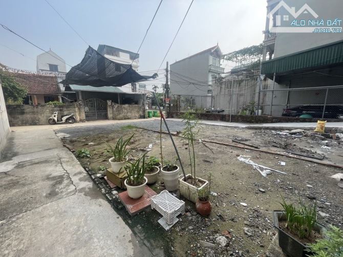 ÔTÔ Ở TRONG NHÀ - LÔ GÓC - SỔ VUÔNG ĐẸP - AN SINH ĐỈNH CAO