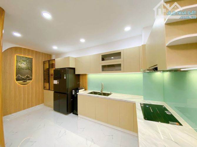 NH.À cực xinh ngay Lăng Cha Cả sát Lê Văn Sỹ 4 tầng 8.XX tỷ