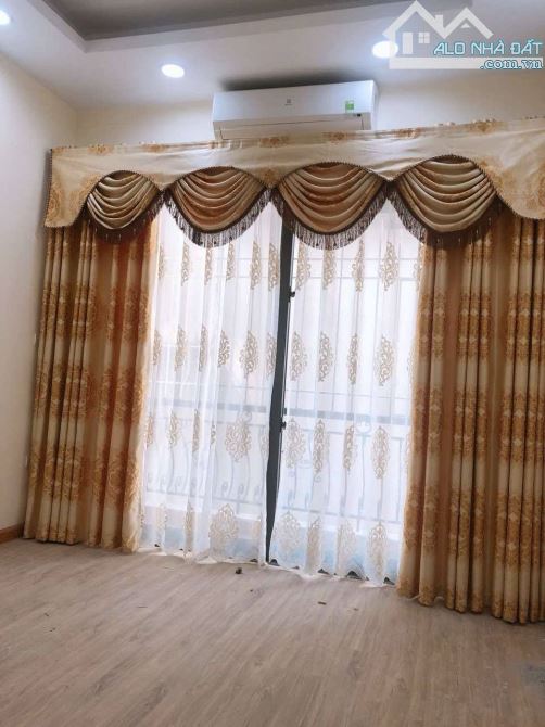 Bán nhà mặt phố văn chương 5 Tầng ô tô tránh Kinh doanh chỉ hơn 6 Tỷ
