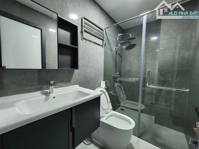 Bán nhà Phú Thượng 6 tầng thang máy, ngay cạnh Ciputra. 51m2 giá 11 tỷ