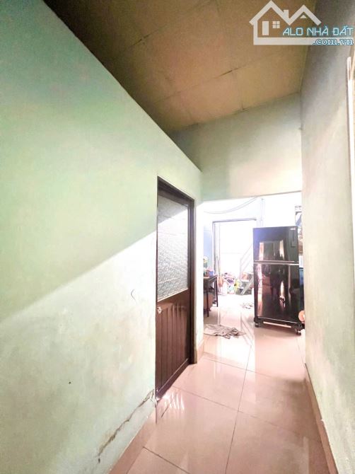 LINH XUÂN NHÀ CẤP 4 Ô TÔ ĐỖ CỬA DT 180 M2 GIÁ 5,8 TỶ
