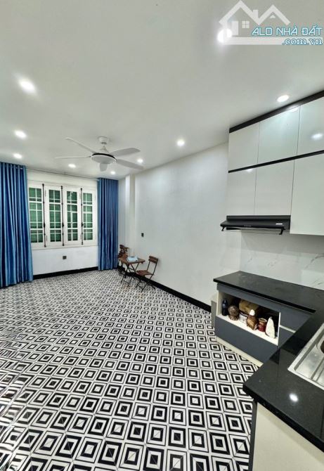NHÀ ĐẸP TÁI ĐỊNH CƯ  NGỌC THỤY - PHÂN LÔ ÔTÔ TRÁNH - GARA ÔTÔ - THANG MÁY - 2 MẶT NGÕ. 13