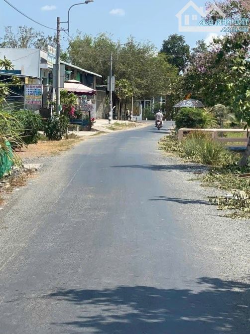 Hạ 200tr còn 1ty350tr chốt cứng lô đất Long An