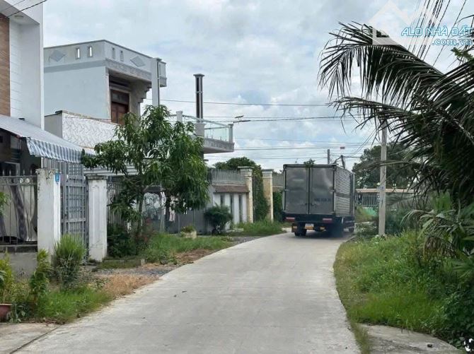 Bán Đất mặt tiền Phước Lợi Bến Lức Long An DT 5x22m Giá 2ty700