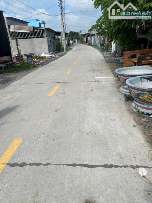 Bán đất thổ cư đường TL15 sát chợ trung tâm xã Tân Thạnh Đông Củ Chi TPHCM, DT: 6,3x15m.