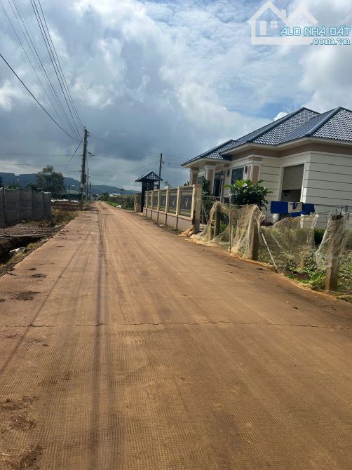 Bán nhanh 1 xào đất đệp thuộc xã Đức Trọng Lâm Đồng gần sân Bay Liên Khương chỉ 3,6tr/m2