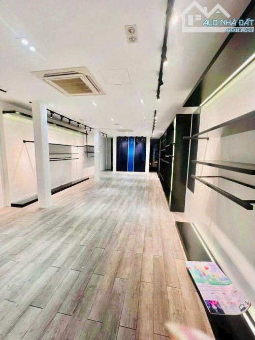 Cho thuê nhà 3 tầng đường Lê Duẩn - Ngang 5,4m
