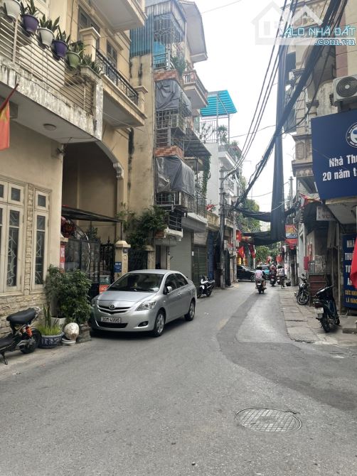 Bán nhà phố Tân Mai ô tô tránh, DT 50m2, 5t, Mt 6m, kinh doanh, ở ngay.