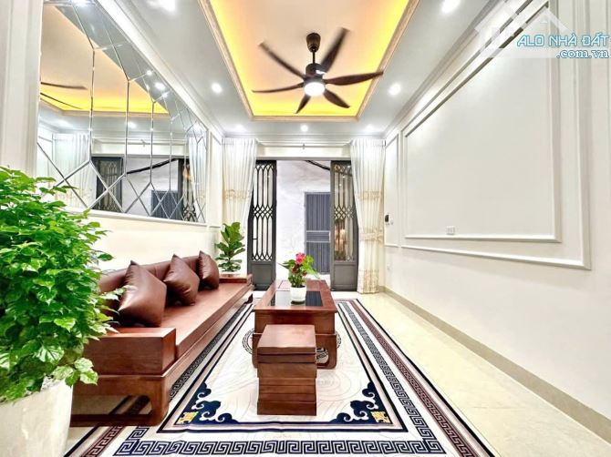Bán Nhà Văn Cao, 6 Tỷ 5, DT 25m, 5 tầng, 3 ngủ, full nội thất ở ngay