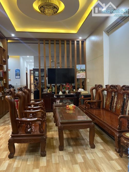 🌴 BIỆT THỰ SÂN VƯỜN MẶT TIỀN BÀU MẠC – GARA Ô TÔ – CÔNG VIÊN TRƯỚC NHÀ – SÁT BIỂN NGUYỄN