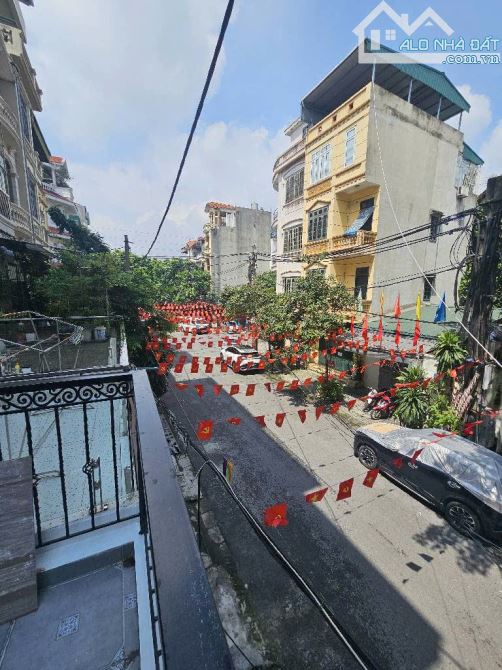 Bán nhà Khu Phân Lô Lãng Yên, OTO tránh - 42m2 x 5 Tầng Thang máy - Nhà xây mới - Sổ vuông