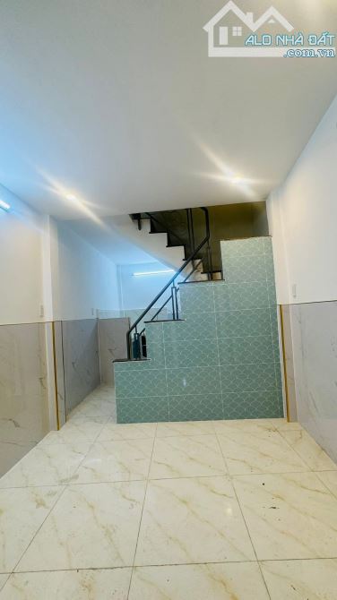 Bán nhà hẻm Nguyễn Thị Tần,P.1,Q.8,dt: 3 x 6 nhà xây 2 tầng 1 Tỷ 85.