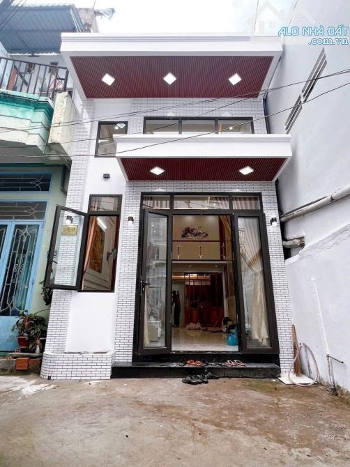 Bán nhà 1TRỆT 1LỬNG, 3 PHÒNG NGỦ, Gần VINCOM HÙNG VƯƠNG