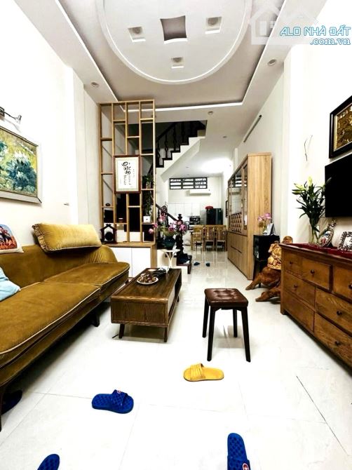 3 BƯỚC RA Ô TÔ - 20M MẶT PHỐ GIẢNG VÕ- MỘT BƯỚC CHÂN NGÀN TIỆN ÍCH -ÍT NHÀ BÁN 51M GIÁ 12T