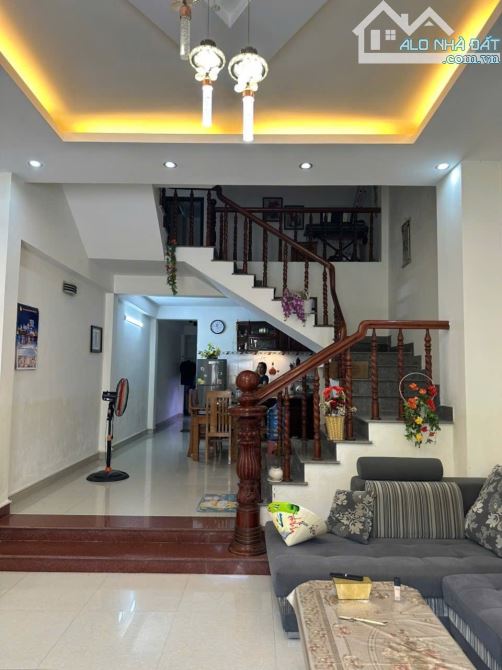 Bán nhà 3 tầng đúc diện tích lớn mặt tiền Đồng Trí, Liên Chiểu - Đà Nẵng.
