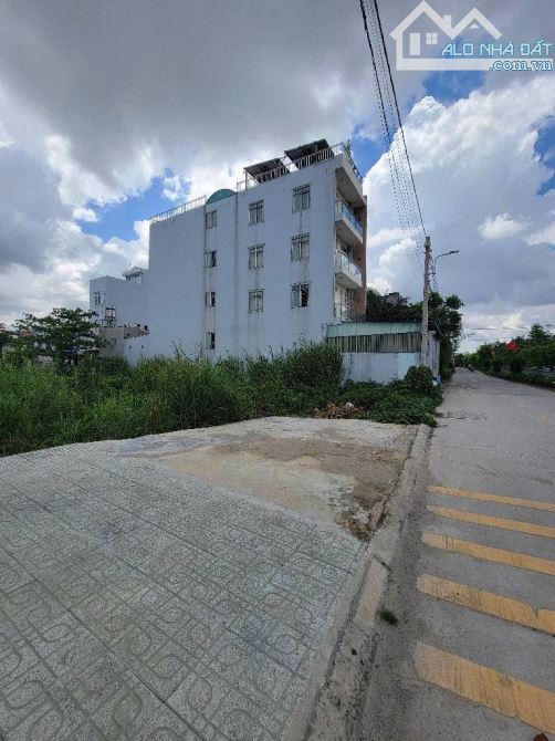 Đất thổ cư MẶT TIỀN đường Thạnh Lộc 37 P. Thạnh Lộc, Quận.12 dt 323m2 (19,4mx28m) đường 8m