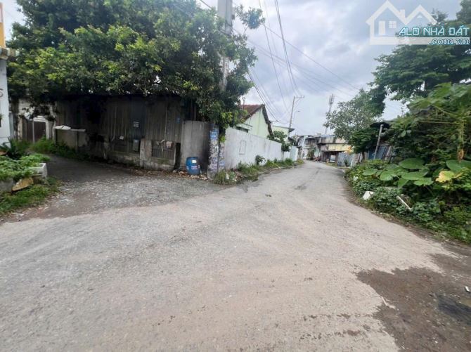 NHÀ & XƯỞNG GÓC NGÃ TƯ ĐÔNG THẠNH, HÓC MÔN GIÁ 11 TỶ TL