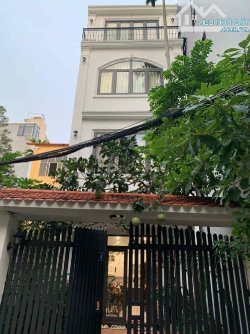 Siêu hiếm biệt thự mini Tây Hồ cách 1 nhà ra phố chỉ hơn 19 tỷ sổ nở hậu cực lộc.