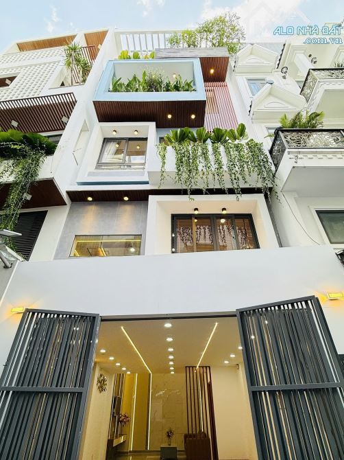 Ngay Cư Xá Đô Thành đường Nguyễn Hiền, Q3 - Giá 6,75tỷ/60m2. Sổ riêng