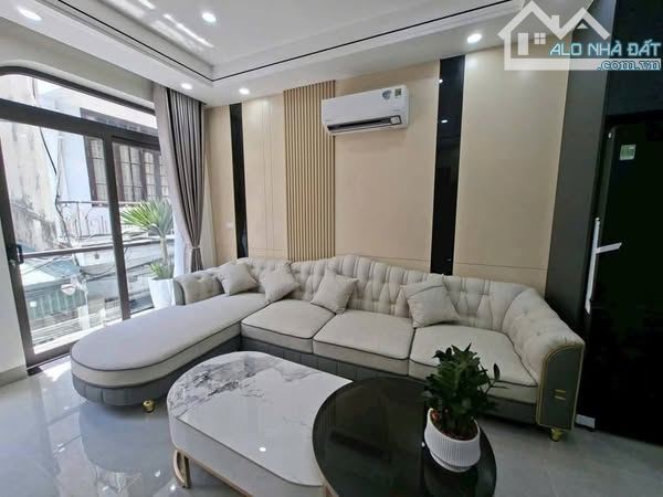 BÁN ĐẤT THẠCH BÀN, 40m .6 TẦNG THANG MÁY .12,79 Ty.