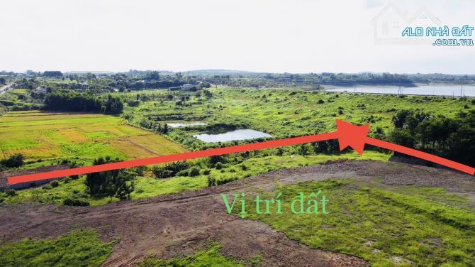 Cần bán 11.125m2 đất 300 thổ cư, 2 mặt tiền đường, sau view suối, sát cạnh hồ Suối Rao