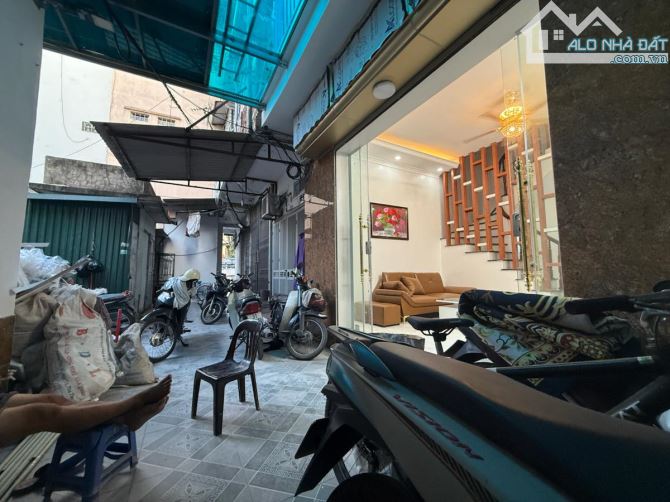 Chỉ 8 tỷ !Bán nhà phố Tây Sơn 35mx5TxMT4,5 , ngõ rộng ,KD