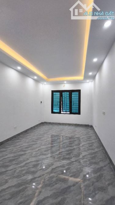 Bán nhà phố Xốm, Hà Đông – 30/43m², 5 tầng, giá hợp lý  Nhà xây mới 5 tầng kiên cố, diện t
