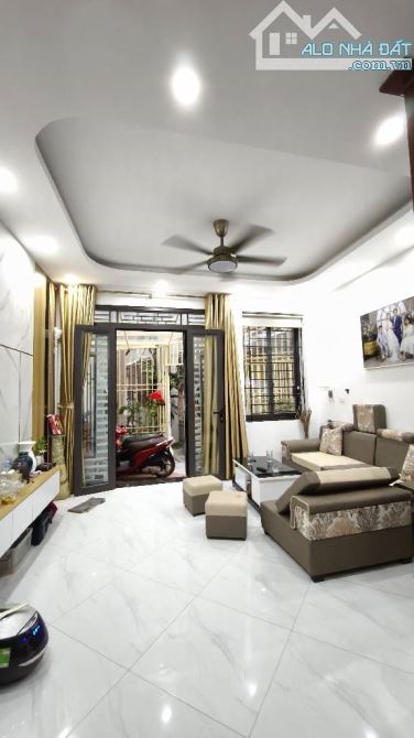 NHÀ ĐẸP - DÂN XÂY -  NGÕ NÔNG RỘNG - PHAN ĐÌNH GIÓT - HÀ ĐÔNG -34M2- 5 TẦNG - GIÁ 6.5 TỶ