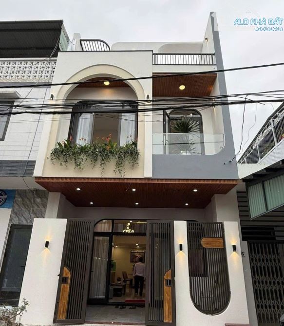 Gồng lỗ 500 triệu bán gấp nhà Huỳnh Mẫn Đạt, Quận 5. Giá 5 tỷ 170/ 63m2 (4,5mx14m) 2 Tầng
