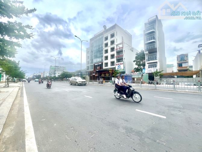 BÁN CHDV DOANH THU 1,5Tỷ/Năm - DƯƠNG QUẢNG HÀM, GÒ VẤP - 130M2 - 7TẦNG - CHỈ 25,8 Tỷ