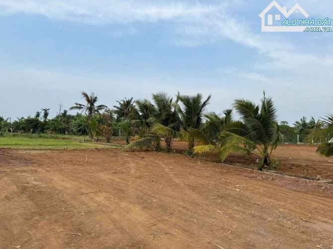 Đẹp Leng Ken - view Ruộng - Phủ Hồng-khu dân cư  Đá Bạc - giáp ranh Long Phước,
