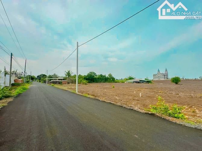 LÔ ĐẤT ĐẸP TRUNG TÂM ĐÁ BẠC, CÁCH BÌNH BA-ĐÁ BẠC CHỈ 100M, NGÃ 6 CHỈ 500M, GIÁ CỰC TỐT