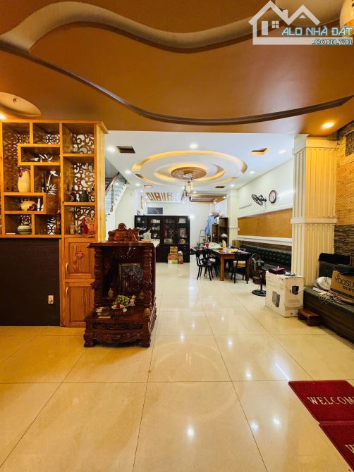 Nhà Mặt Tiền 133m² - Ngang 6m - Gần Chợ Bà Lát, Bình Chánh - SHR - Chỉ 7Tỷ8 TL