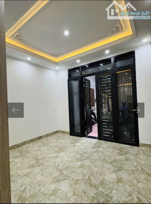 Bán nhà Nguyễn Trãi, DT 41m – MT 4,5m – Ngõ to ô tô đỗ cửa – Đối diện Royal City, 12 tỷ.