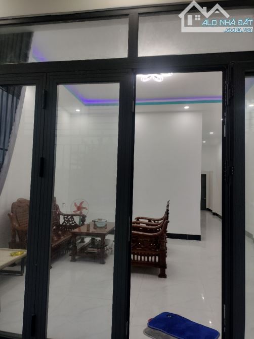 🎉🎉+ Nhà 3 lá cấp 4 đẹp, 1p khách , 2 phòng ngủ, bếp và wc mới căn.
