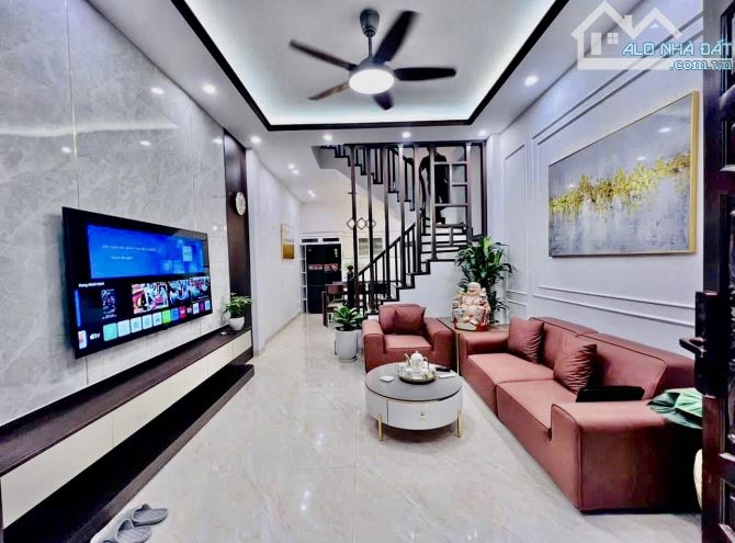 Chỉ 8 TỶ - Phố Minh Khai - ngõ thông tứ phía - ô tô gần nhà - diện tích 50m2