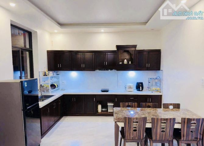 Bán nhà đẹp khu đô thị Royal Park khu B đã có sổ