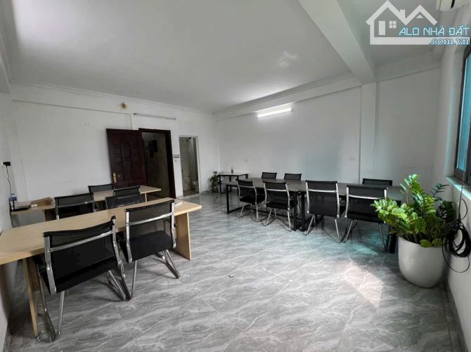 Cho thuê Văn Phòng Trần Kim Xuyến Cầu Giấy diện tích 45m2 giá chỉ 7tr5