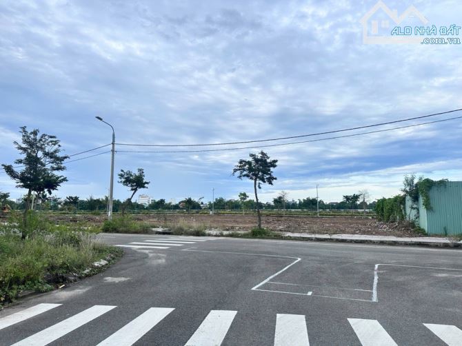🎉🎉LÔ GÓC MT ĐƯỜNG 7,5M , KẸP ĐƯỜNG ĐƯỜNG 5M, NỐI TRỤC CHÍNH NGUYỄN PHƯỚC LAN VÀ ĐẦM SEN