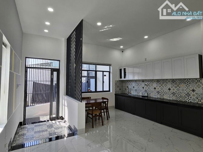 Bán nhà mới xã Vĩnh Ngọc gần chợ chiều