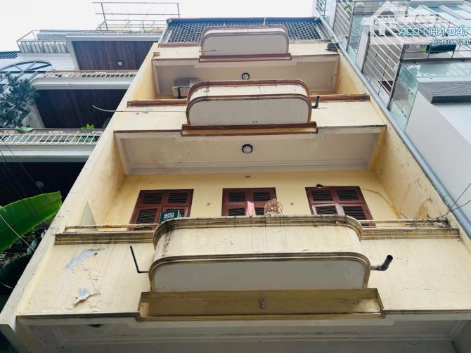 BÁN NHÀ NGUYÊN HỒNG, ĐỐNG ĐA - 4 TẦNG 66M2 - OTO VÀO NHÀ - GIÁ 28.5 TỶ
