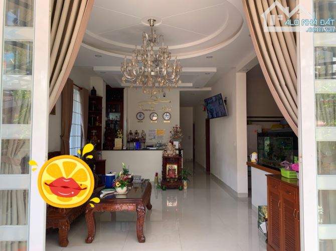 BÁN BIỆT THỰ NGHĨ DƯỠNG 2 MẶT TIỀN PHAN CHU TRINH, GẦN BIỂN BÃI TRƯỚC