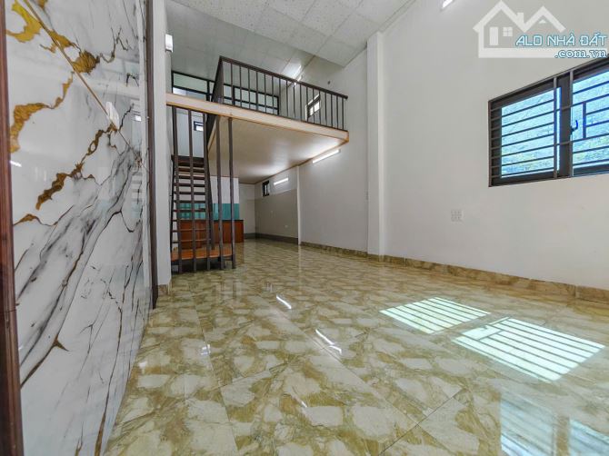 🏡 BÁN NHÀ 2 MẶT TIỀN MỚI TINH – GÁC LỬNG, P. ĐÔNG VỆ