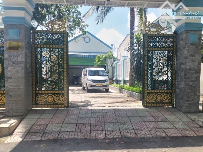 Biệt thự mái Thái, Đường 6m, siêu rộng (12m ngang), 9km vô Thủ Đức, giá mềm ~ 22 triệu/m2