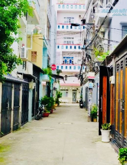 Bán nhà HXH, Nguyễn Hữu Tiến, Tân Phú, 51m2, 2 tầng, gần Aeon mail, giá 5,68 tỷ